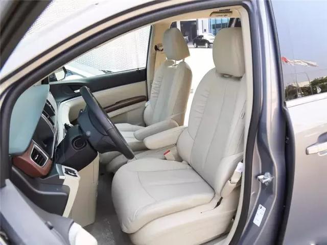 別克商務(wù)車(chē)