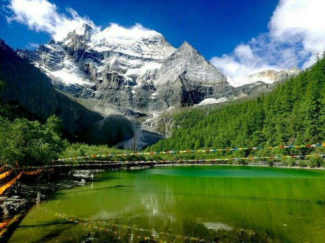 成都拼車(chē)，去見(jiàn)稻城亞丁的傾城夏天