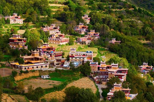 成都租車去丹巴、稻城旅行游玩攻略