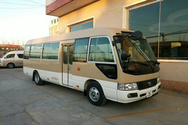 成都租中巴車考斯特