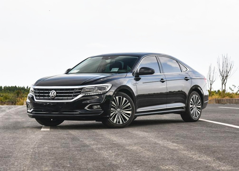 成都租車(chē)去稻城亞丁一天多少錢(qián)