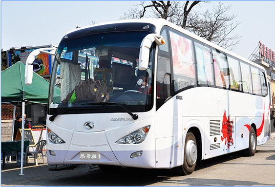 成都租大巴車帶司機(jī)
