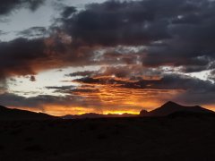 成都包車去西藏一天多少錢