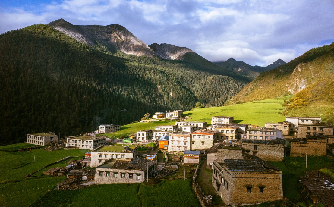 成都租車到稻城亞丁