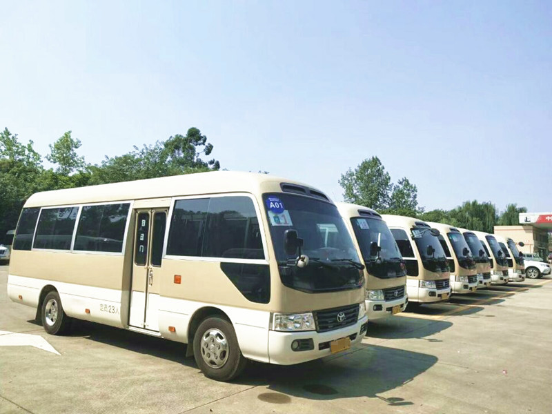 成都租車(chē)12座豪華豐田考斯特租賃價(jià)格