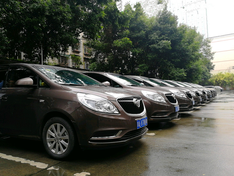 成都租商務(wù)車價格