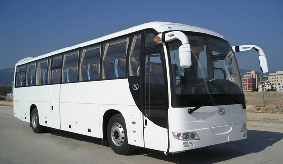 成都租大巴車一天要多少錢?報(bào)價(jià)中包含哪些費(fèi)用