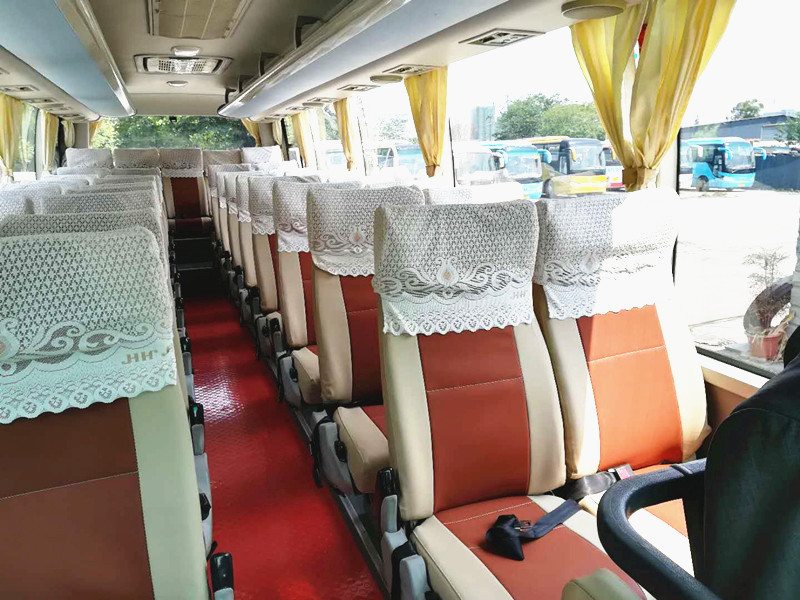 成都租大巴車一天要多少錢?報(bào)價(jià)中包含哪些費(fèi)用