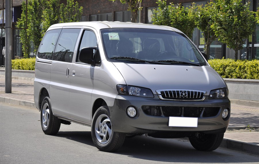 成都11座商務(wù)車租車一天多少錢，影響租車價(jià)格的因素