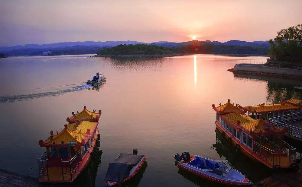 川西旅游適合租車自駕，可該怎么租喃？