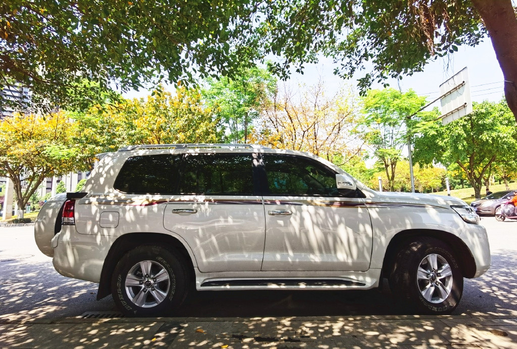 新手去川藏線(xiàn)租車(chē)自駕時(shí)要注意這些問(wèn)題！