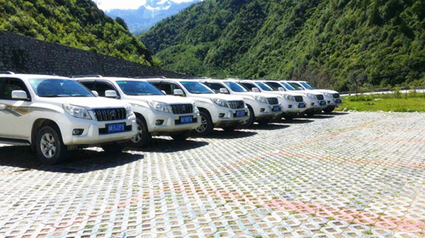 成都租車帶司機 成都租車帶司機