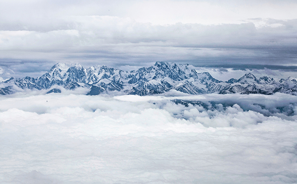 成都租車去達(dá)瓦更扎，你要的云海、星空在這里