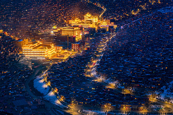 成都租車自駕游色達(dá) 成都租車自駕游色達(dá)