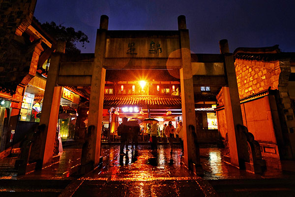 租車自駕成都，玩市區(qū)經(jīng)典