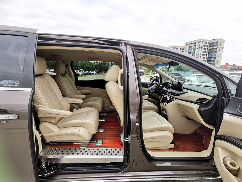 成都租別克GL8 成都租別克GL8