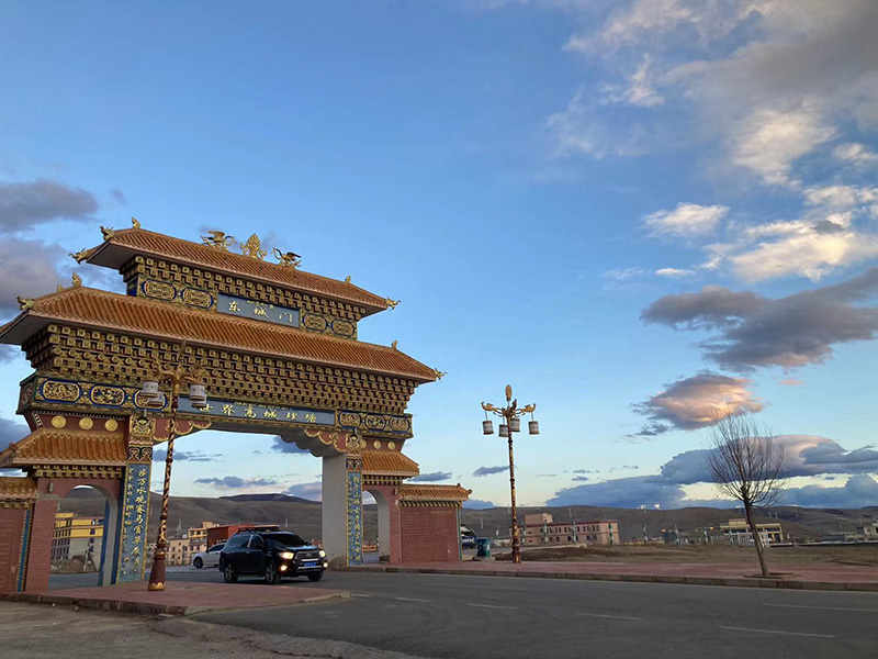 成都租車自駕318川藏線什么車適合？